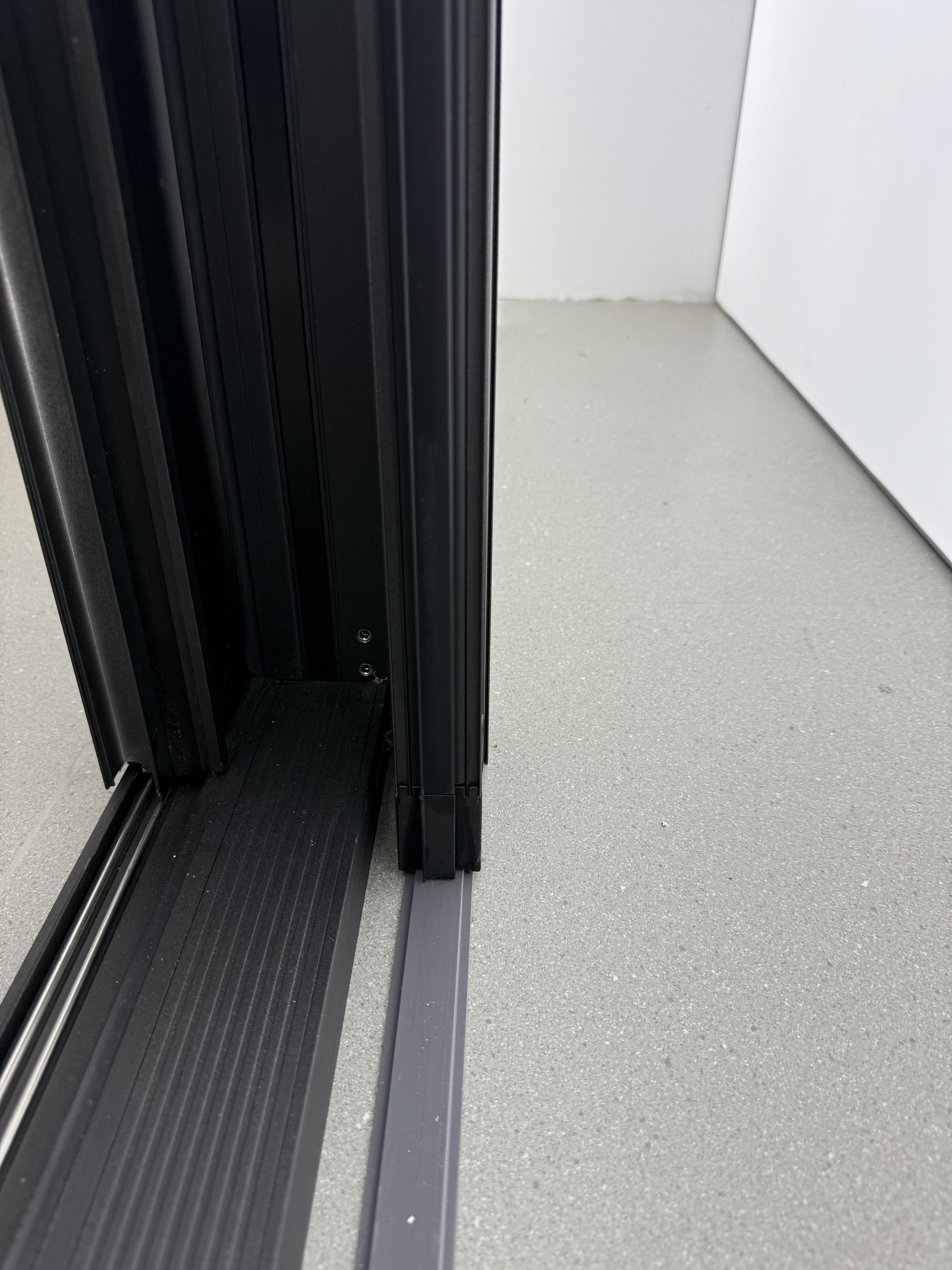 Durable 4mm Aluminun Screen Door Featuring Smooth Glide Mechanism Suitable for Villas