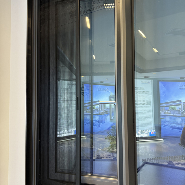 C1 Folding Screen Window