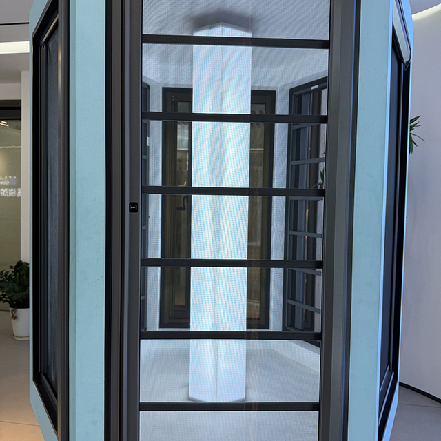 D1 Roller Screen Window